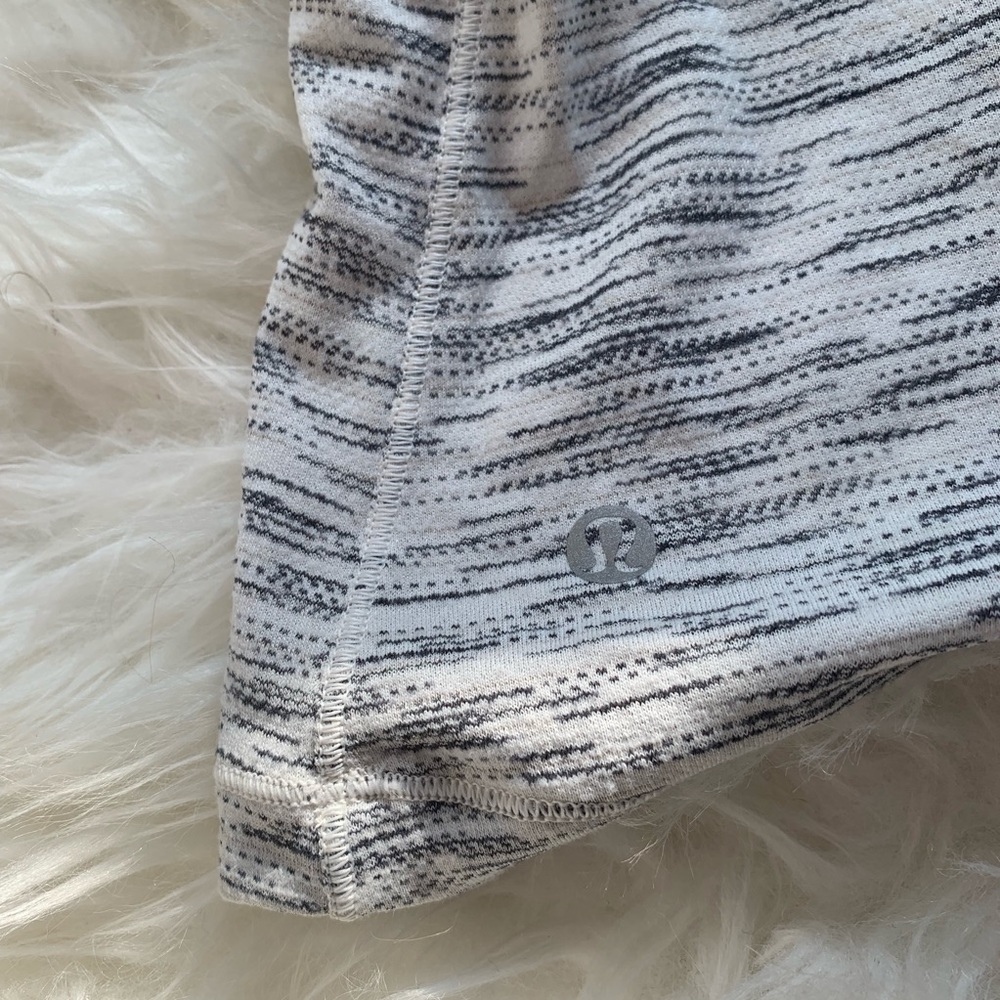 Lululemon Twist And Toil Tank with Bra - Picture 5 of 8